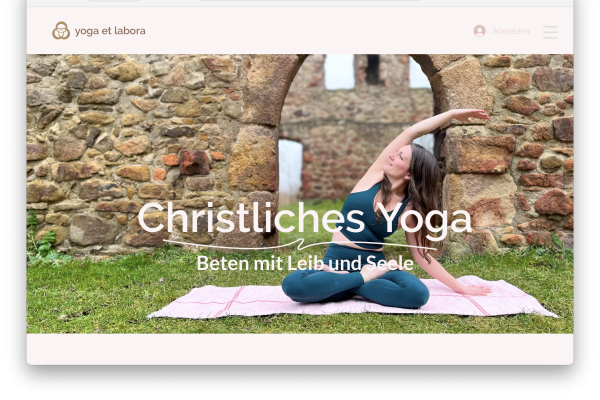Screenshot yogaetlabora: Yogaübung vor eine Kirchruine, davor Text: Christliches Yoga